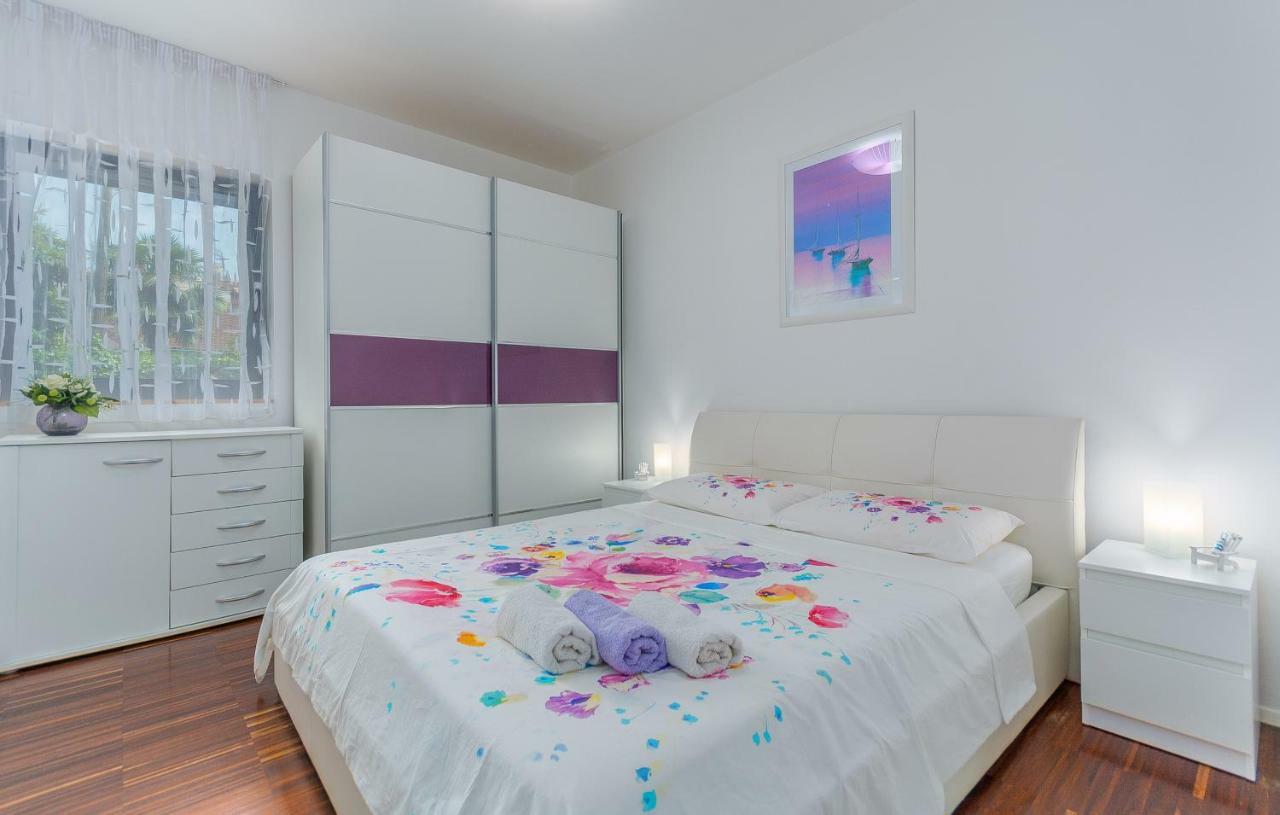 Luxury Apartment Lella Rovinj Exterior photo