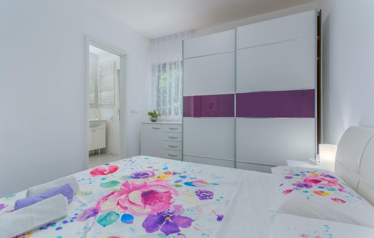 Luxury Apartment Lella Rovinj Exterior photo