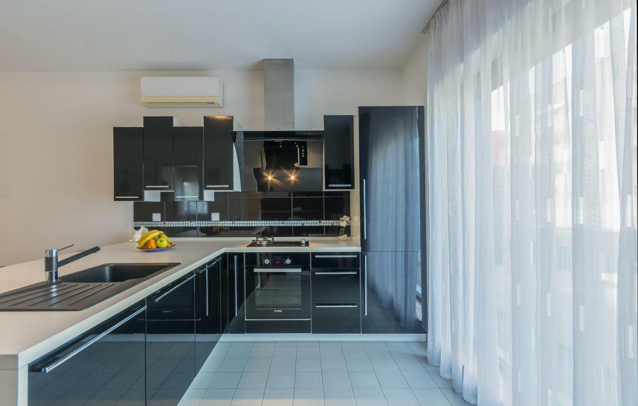 Luxury Apartment Lella Rovinj Exterior photo