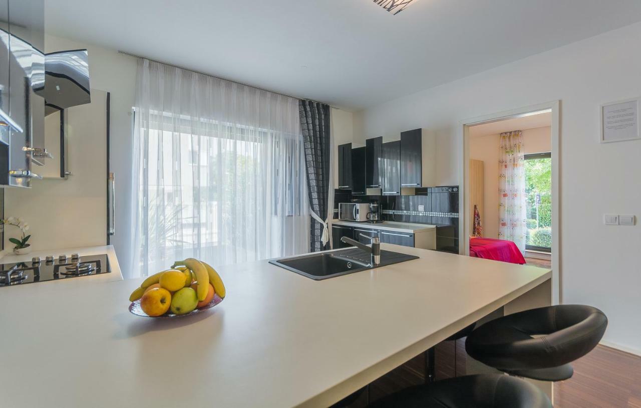 Luxury Apartment Lella Rovinj Exterior photo